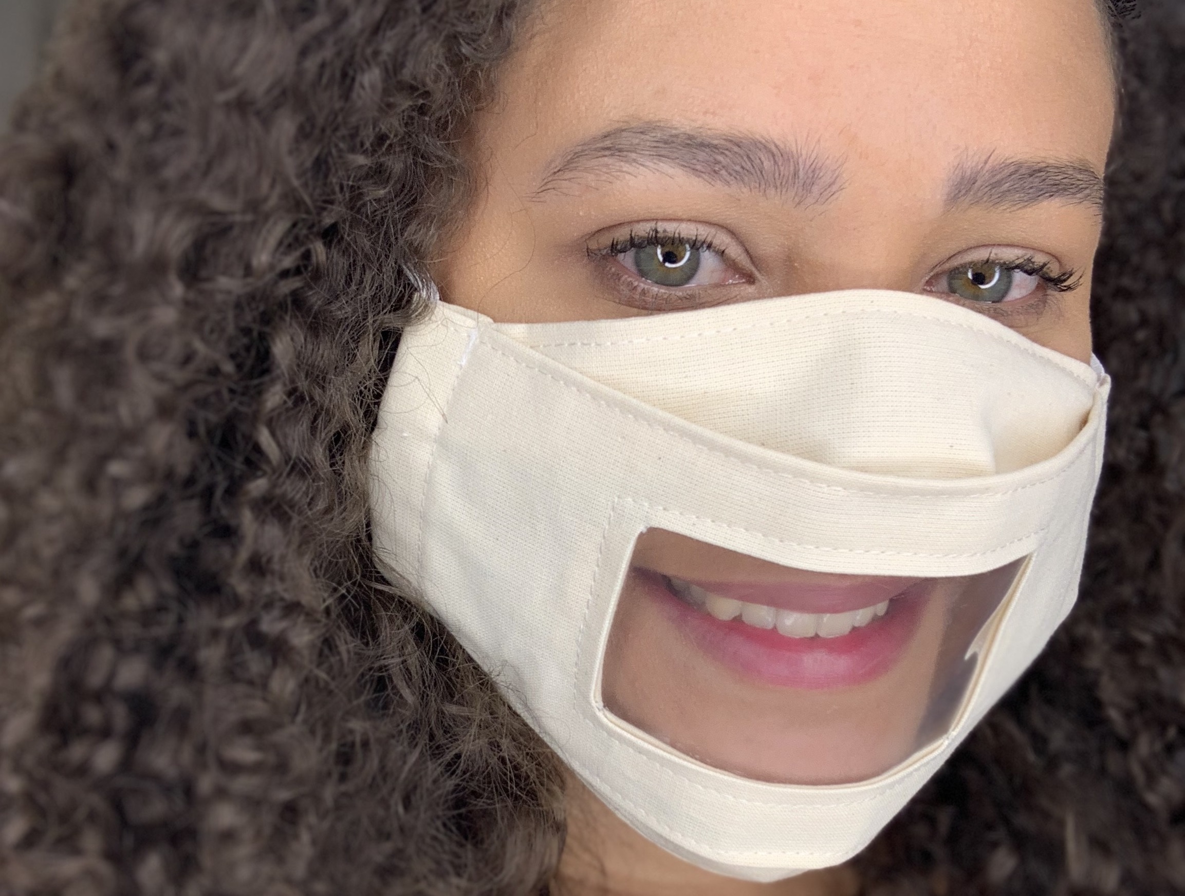 Fundação VW e Basf produzem máscaras que permitem leitura labial
